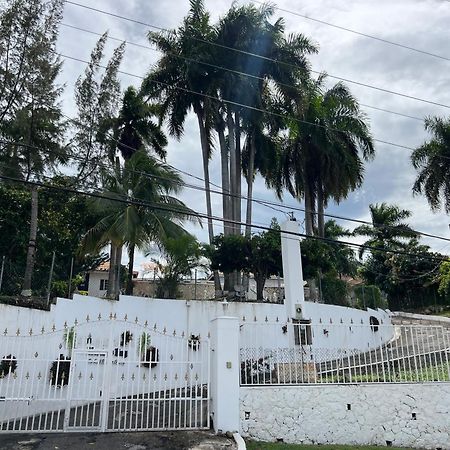 فندق Peaceful Palms مونتيغو باي المظهر الخارجي الصورة