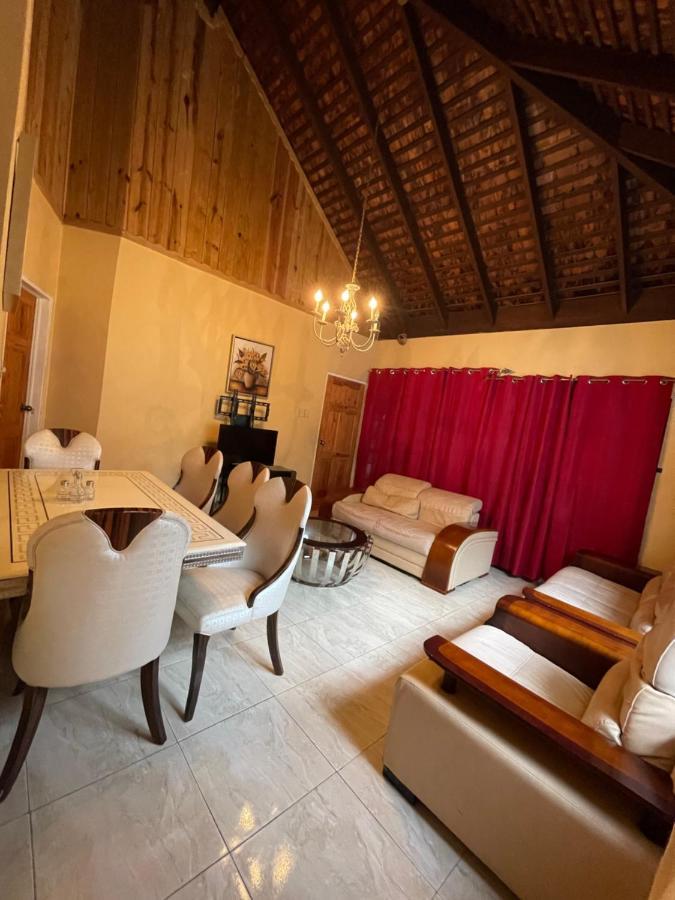 فندق Peaceful Palms مونتيغو باي المظهر الخارجي الصورة