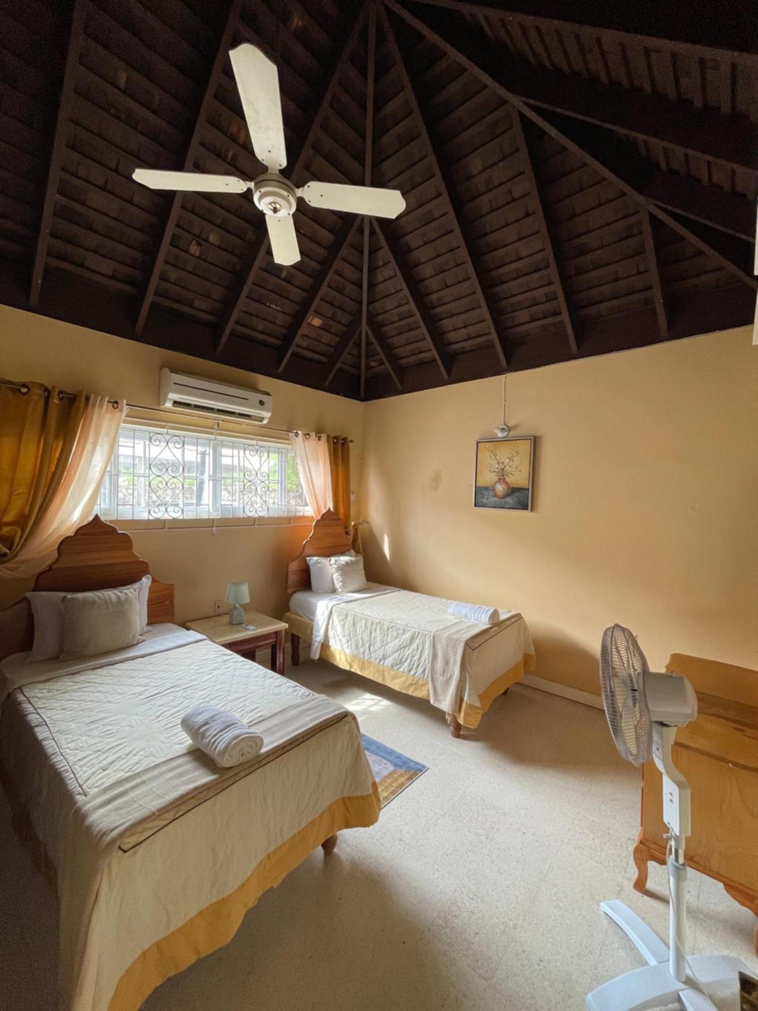 فندق Peaceful Palms مونتيغو باي المظهر الخارجي الصورة